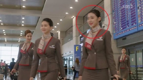 khach mua xe hoi da phai ngat ngay vi co le tan xinh dep nay hinh anh 8