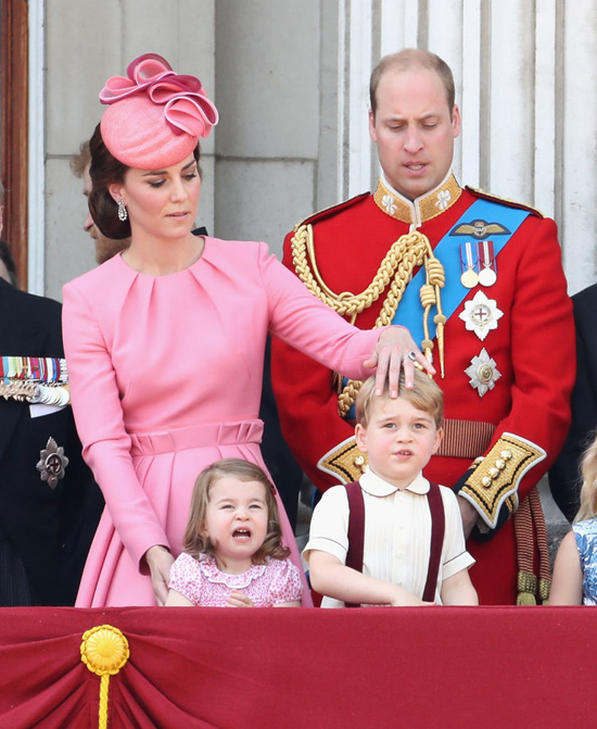 9-khoanh-khac-chung-minh-cong-nuong-kate-middleton-la-ba-me-tuyet-voi-3