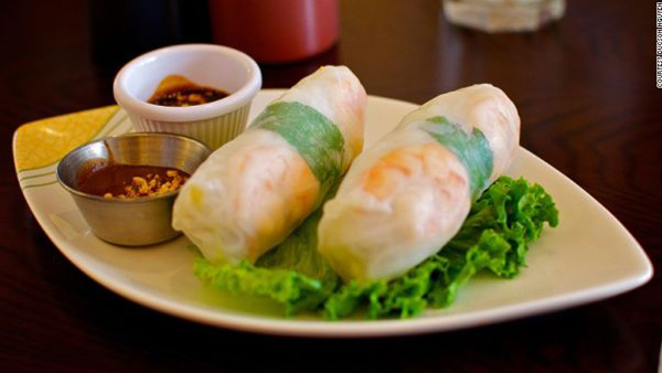 goi-cuon-va-pho-viet-nam-lot-vao-top-50-mon-an-ngon-nhat-the-gioi