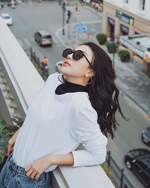 Như những hot girl khác, cô có một chế độ ăn uống và luyện tập chăm chỉ tại phòng gym. Dù không phải là cô gái sở hữu ba vòng nóng bỏng khiến người khác phải ghen tị nhưng thần thái là thế mạnh khiến 9x Hà Nội ngày càng được nhiều người chú ý.