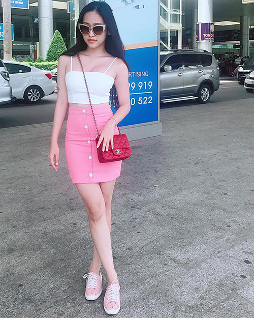 Những dòng túi Chanel giá trên dưới 80 triệu đồng cũng được hot girl đập hộp và diện ra phố.